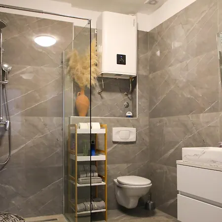 Tonia Apartment