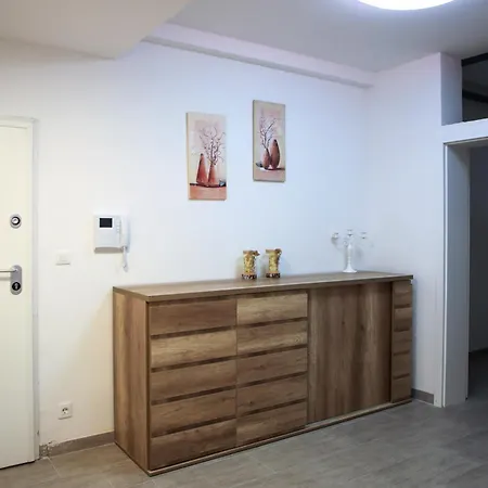 Tonia * 斯普利特